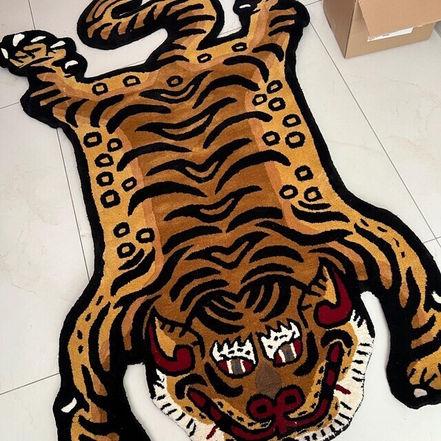 Tibetan Tiger Rugs Handmade 100% Woolen Hand Tufted For Home Decoration