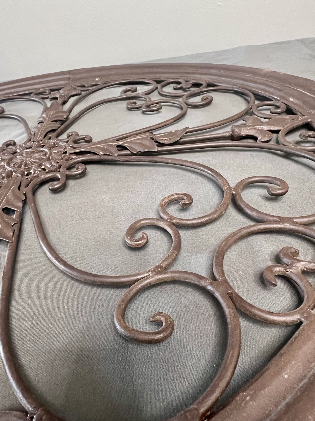 Metal Circular Outdoor/Indoor Ornate Wall Decor 25.5”