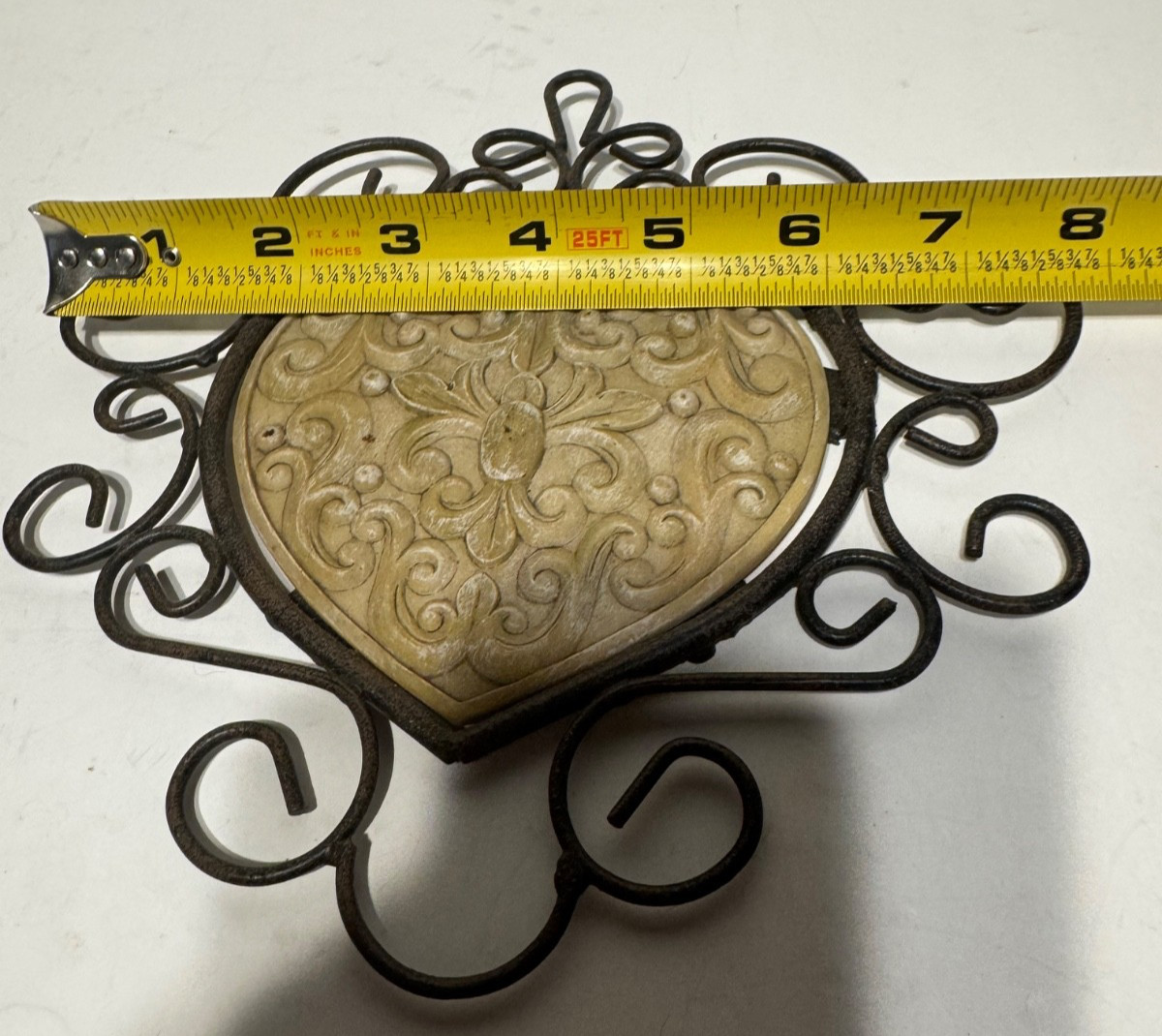 Shabby Chic Metal/Resin Heart Design Wall Hanging
