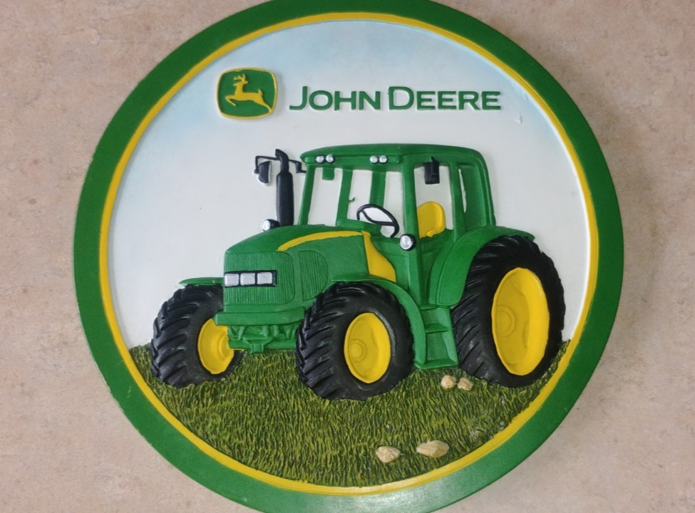 John Deere Farm Tractor Wall Plaque Art Decor 11.5″ Round – Plaster