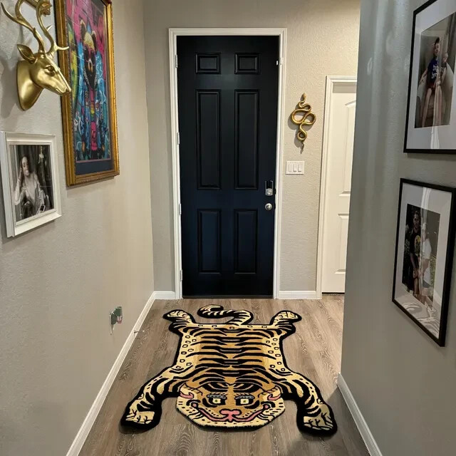Tibetan Tiger Rugs Handmade 100% Woolen Hand Tufted For Home Decoration