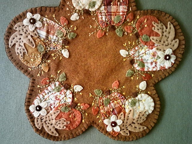 Primitive Candle Mat Plaid Pumpkins, Cream and Orange Pumpkins and Flowers