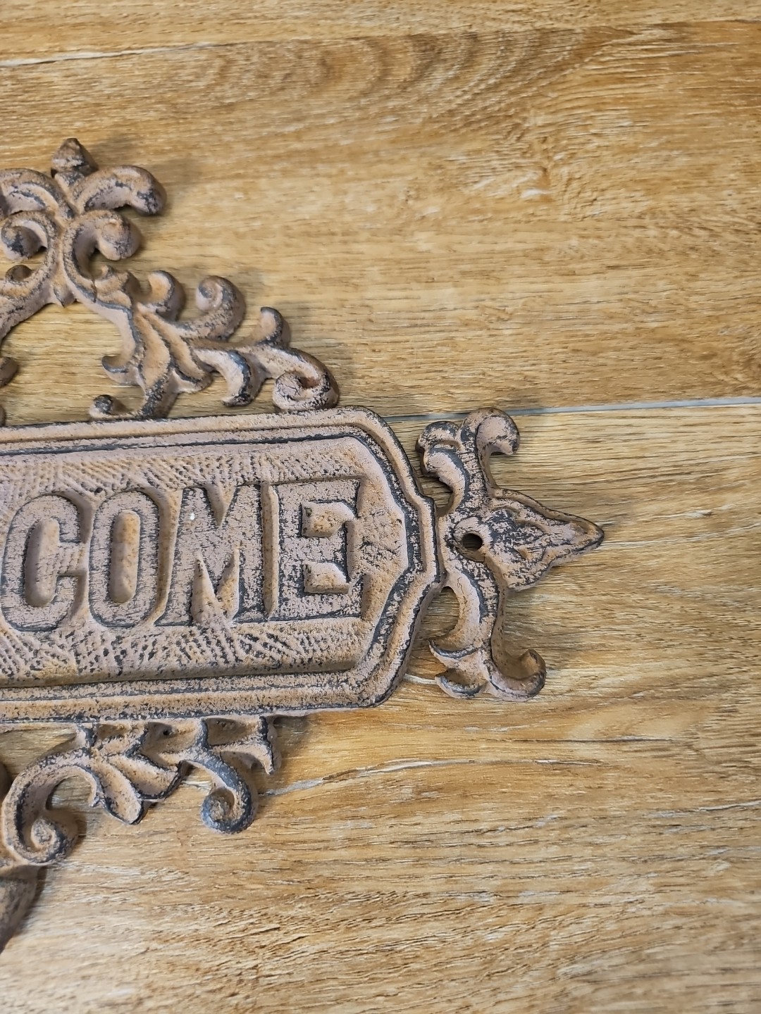 Heavy Cast Iron Welcome Sign 9″ Tall × 12″ Wide