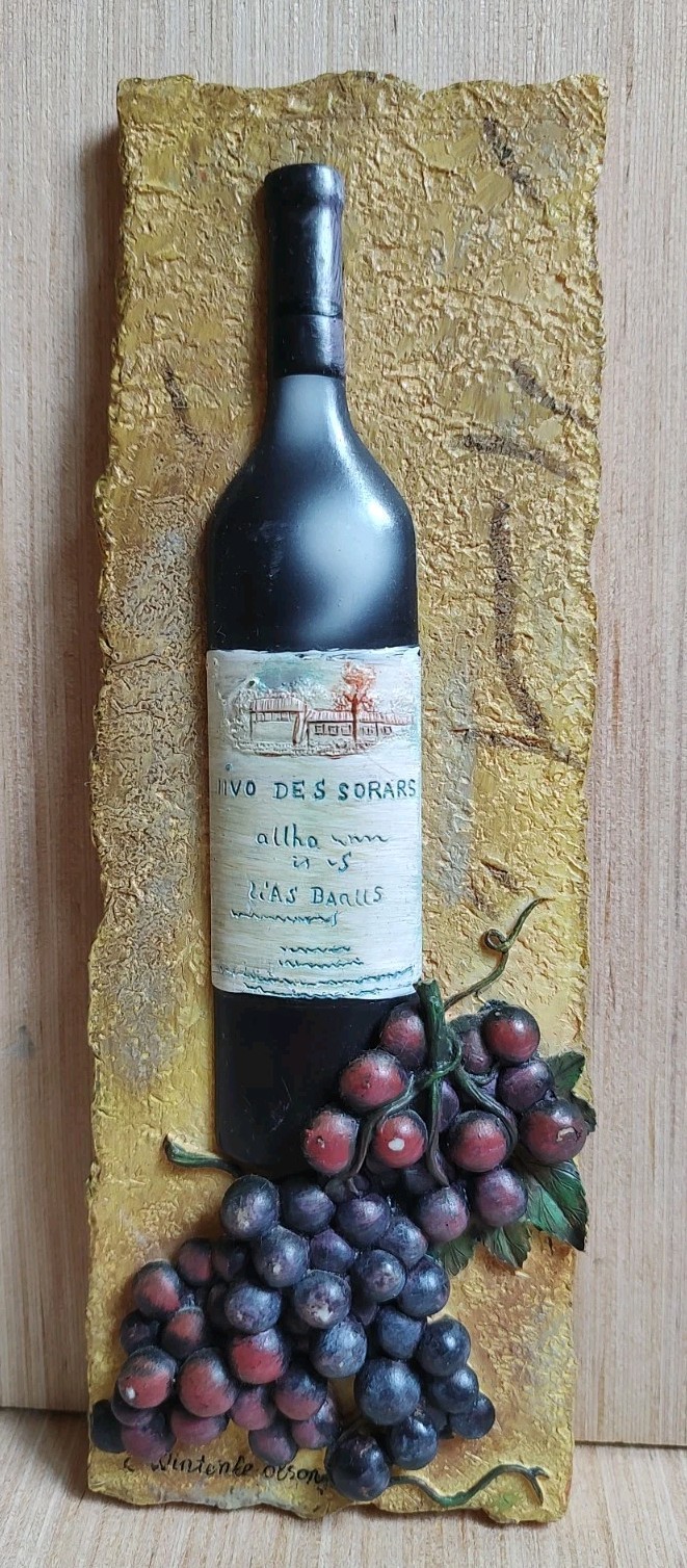C Winterle Olson Wall Art Plaque 3D Vintage and Vine Decor Dining Bottle Tile