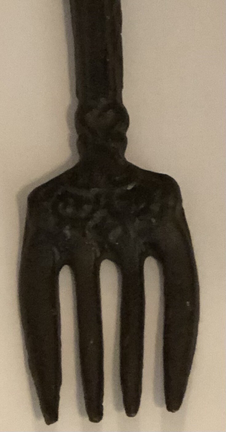 Cast Iron Fork Wall Decor Trivet 11 Inches Rustic Brown Vintage EUC