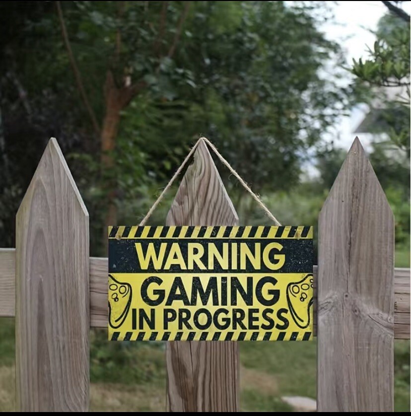 Wooden WARNING GAMING IN PROGRESS Wood Wall Hanging Home Sign (7.9*3.9in)