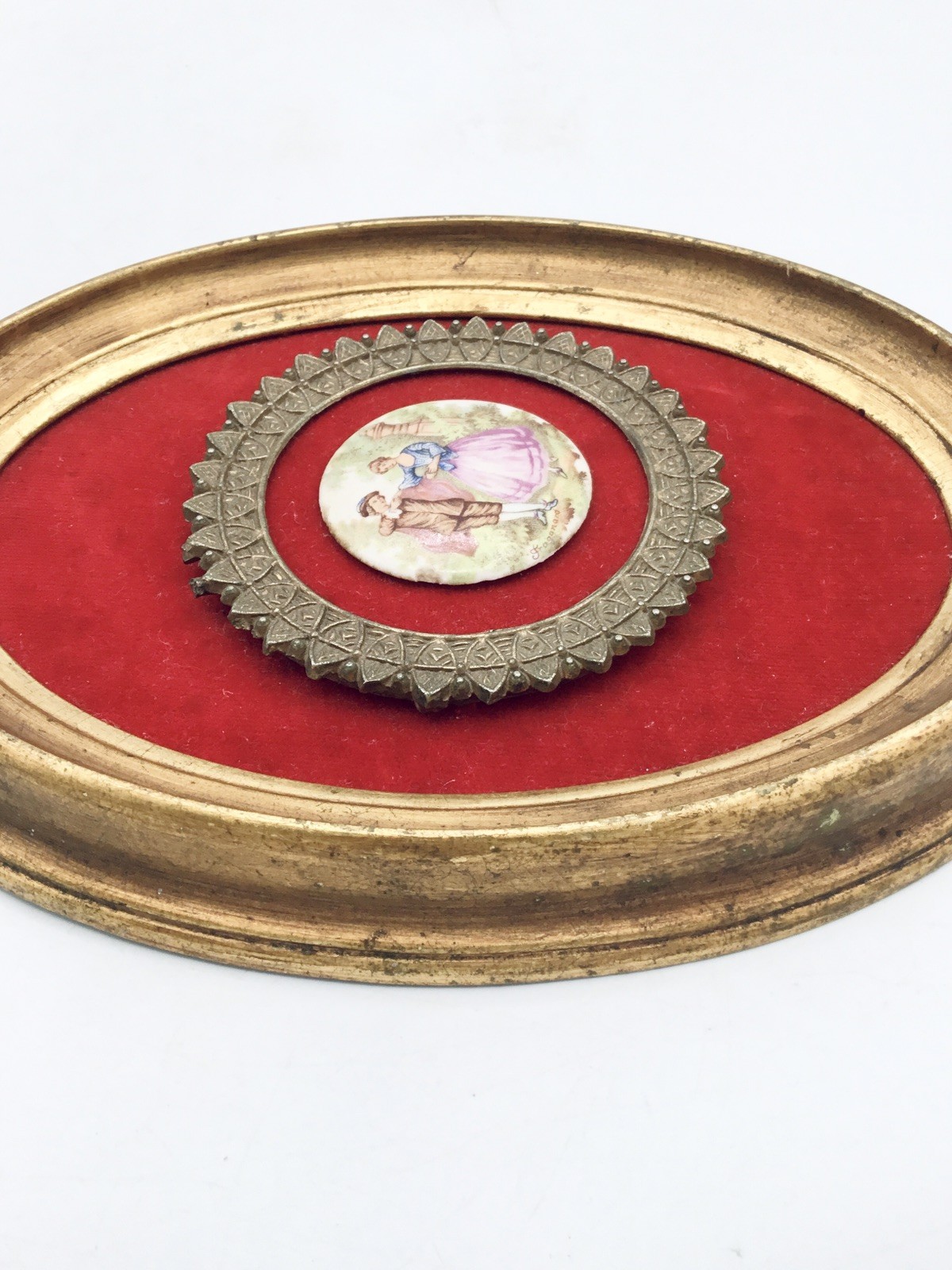 50’s-60’s MCM Fragonard Courting Couple Oval Gold Baroque Frame Red Velvet 8″