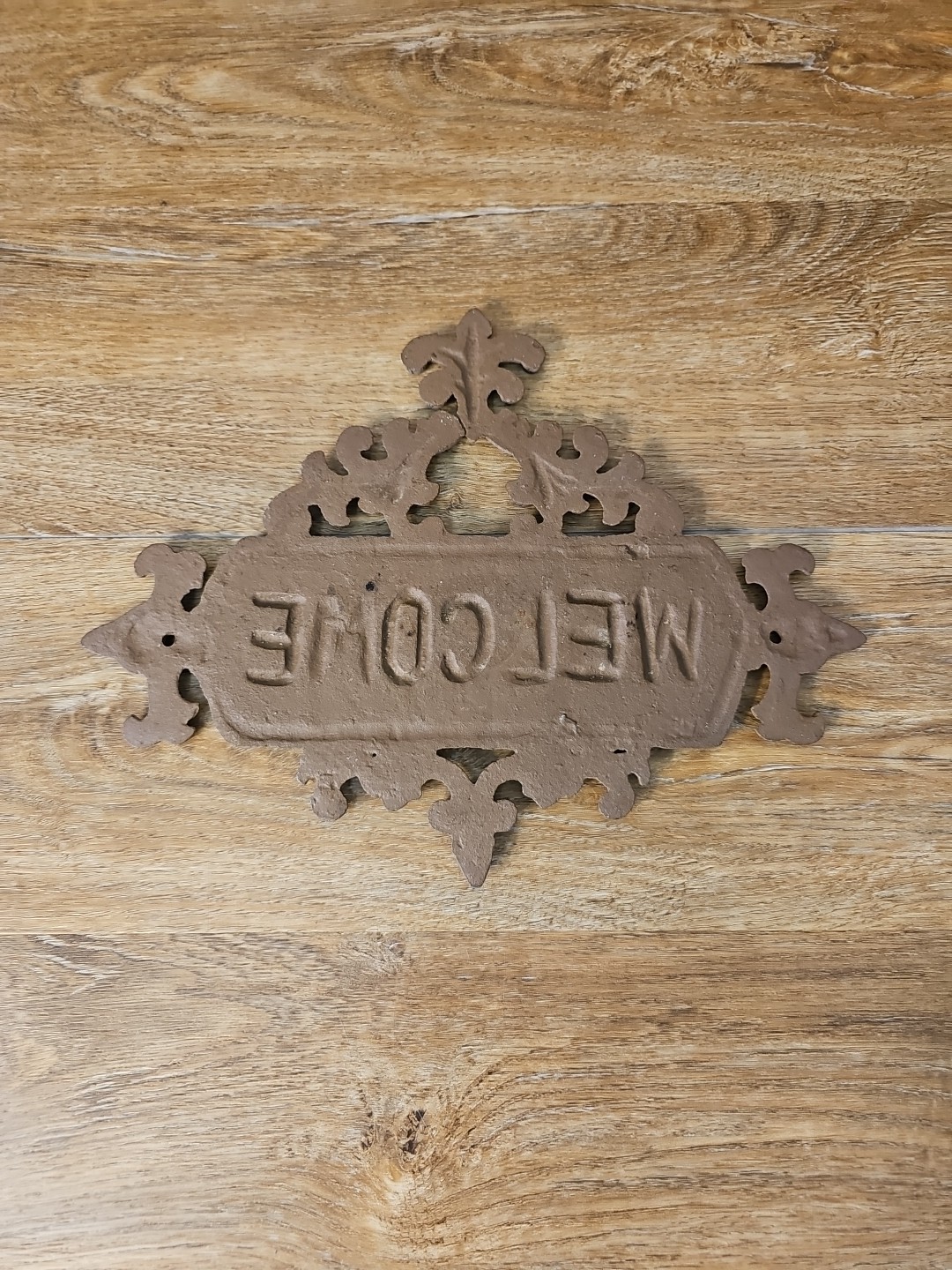 Heavy Cast Iron Welcome Sign 9″ Tall × 12″ Wide