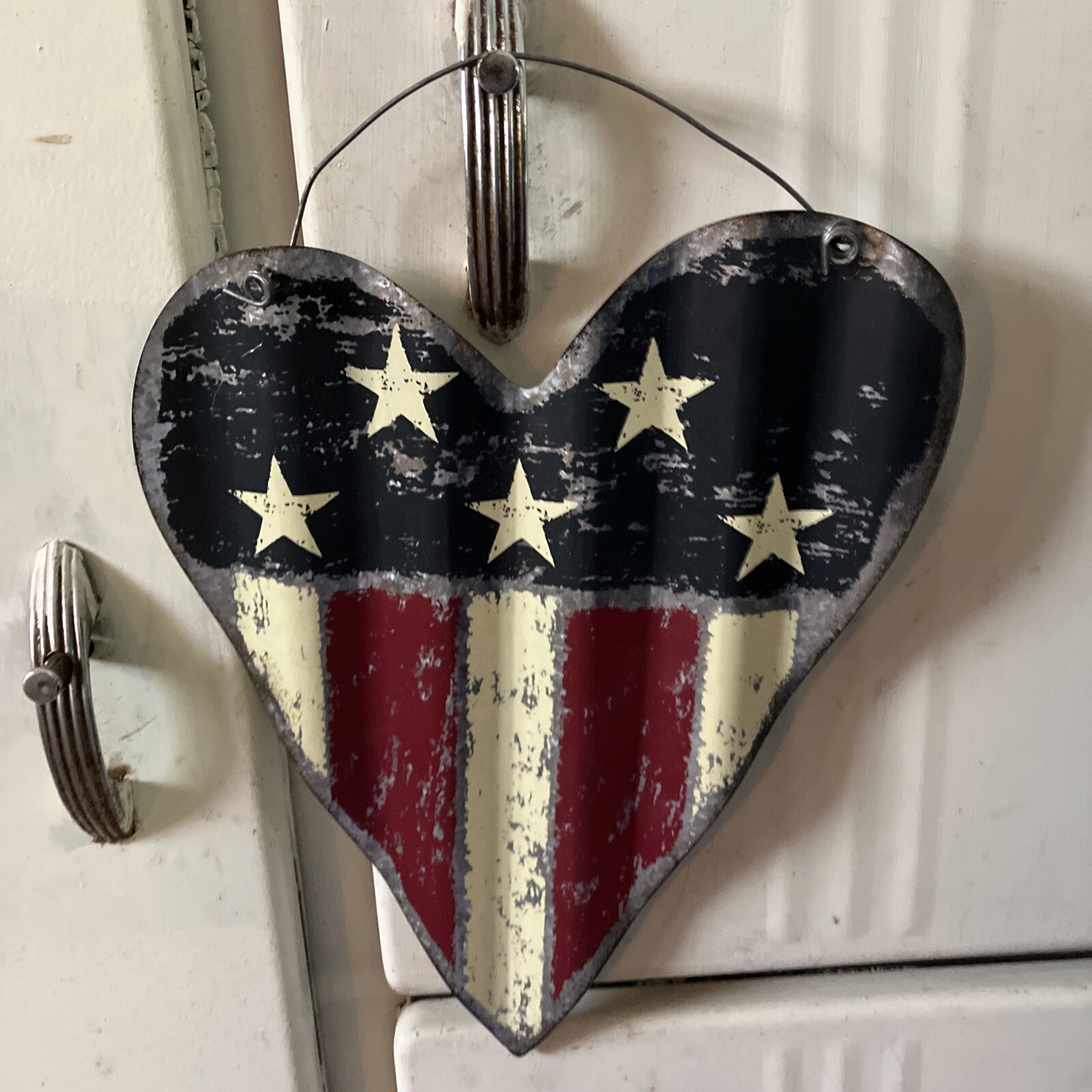 Americana Distressed Metal Heart Flag Shaped Patriotic w/Rusty Wire Hanging Sign