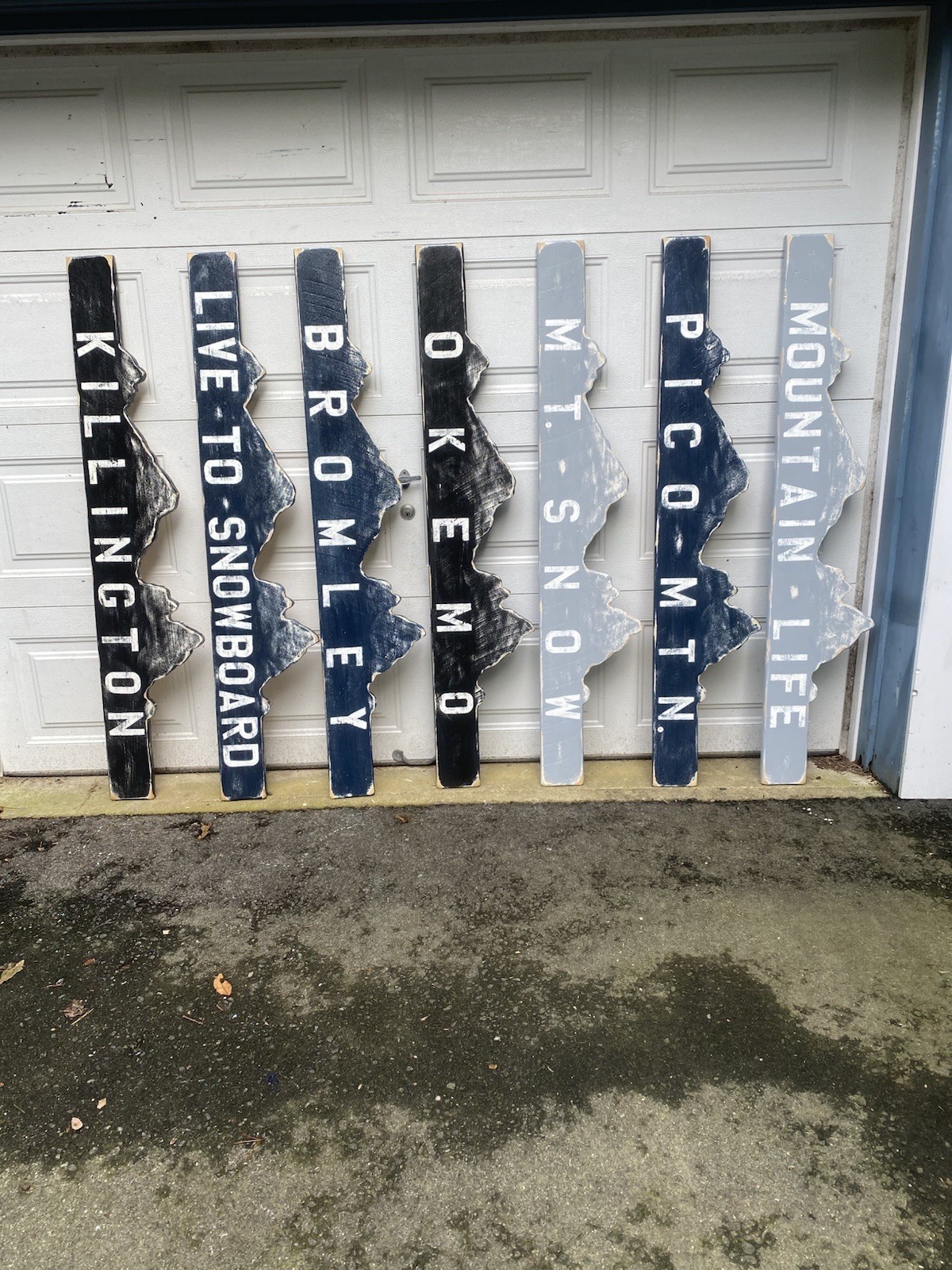 ￼ Custom Mountain Sign