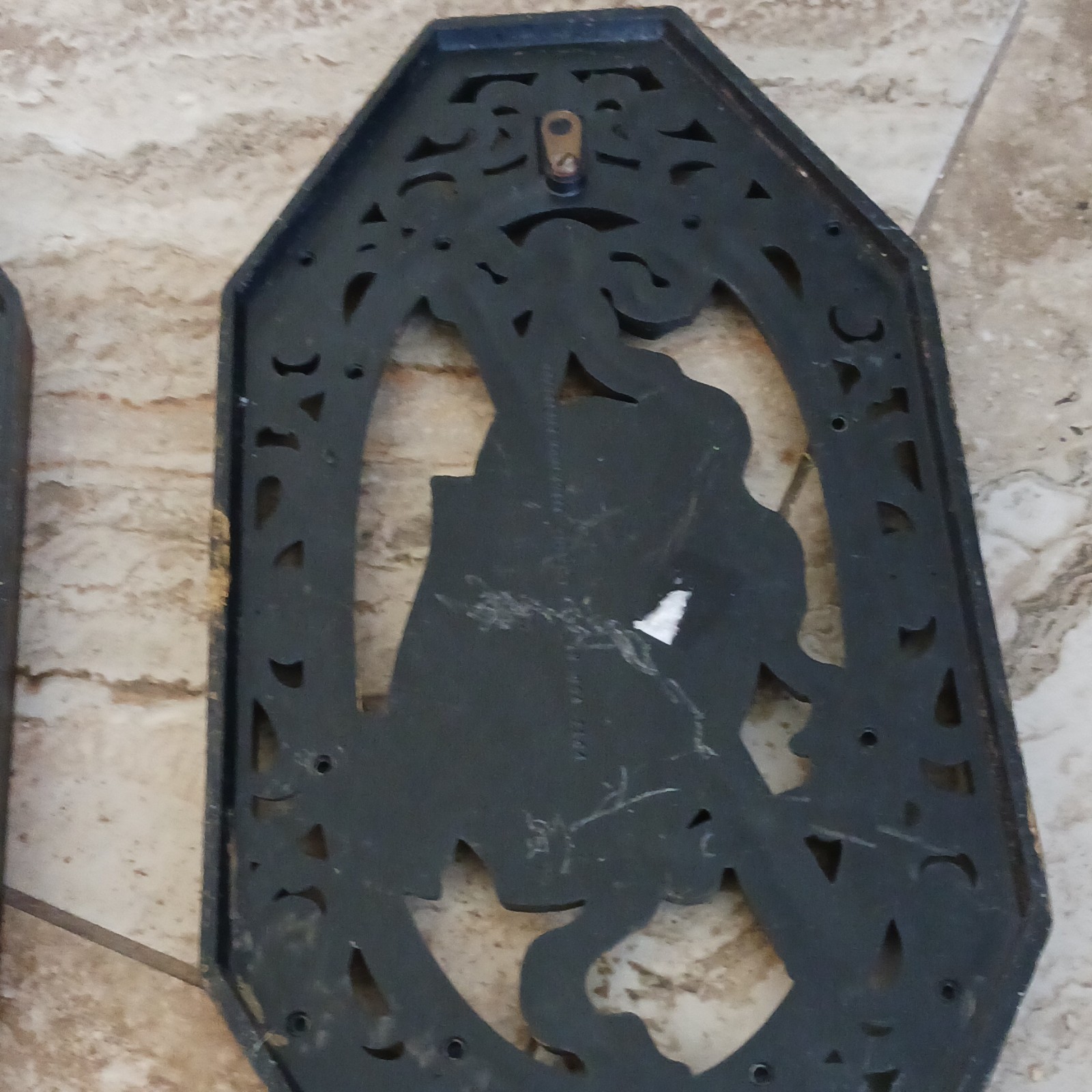 Syroco Set of 2 armor Wall Plaques Black/Gold Octagon pladtic 7103 Ready to Hang
