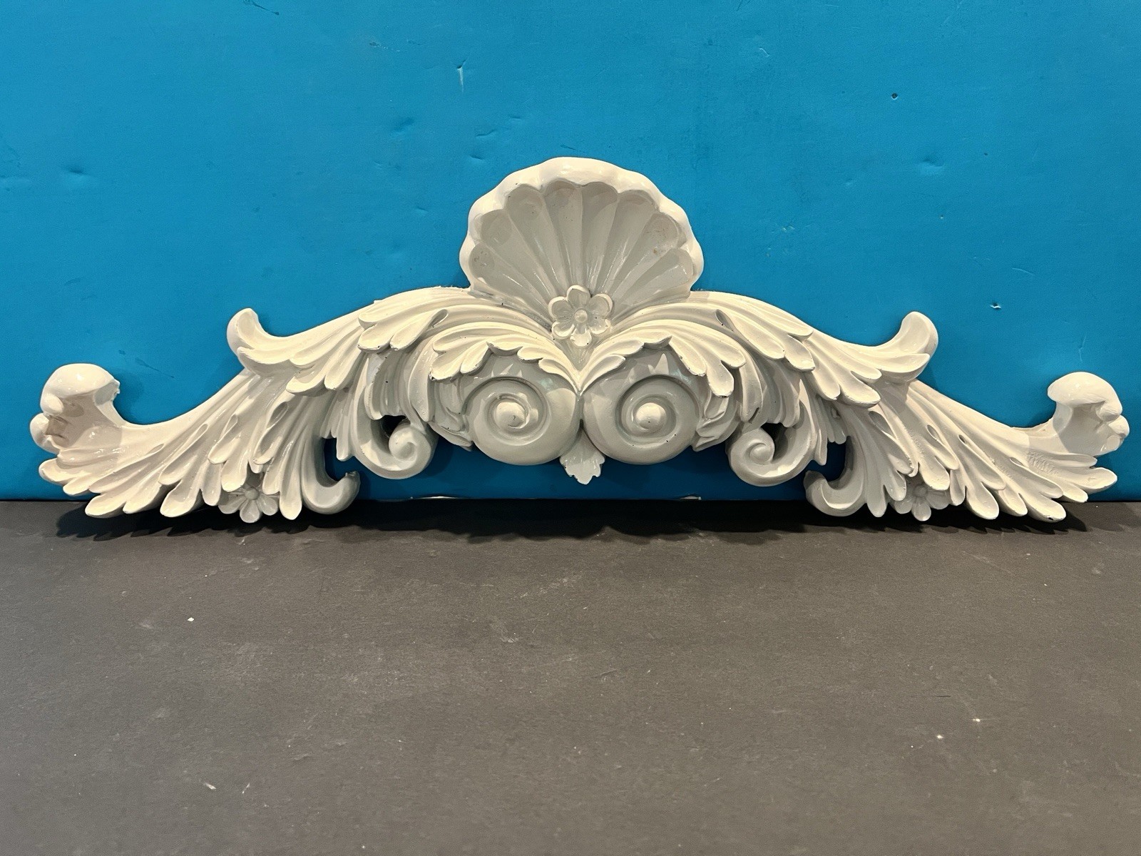 Over The Door WHITE SCROLL Decorative Wall Hanging 21” Wall/Archway Lightweight