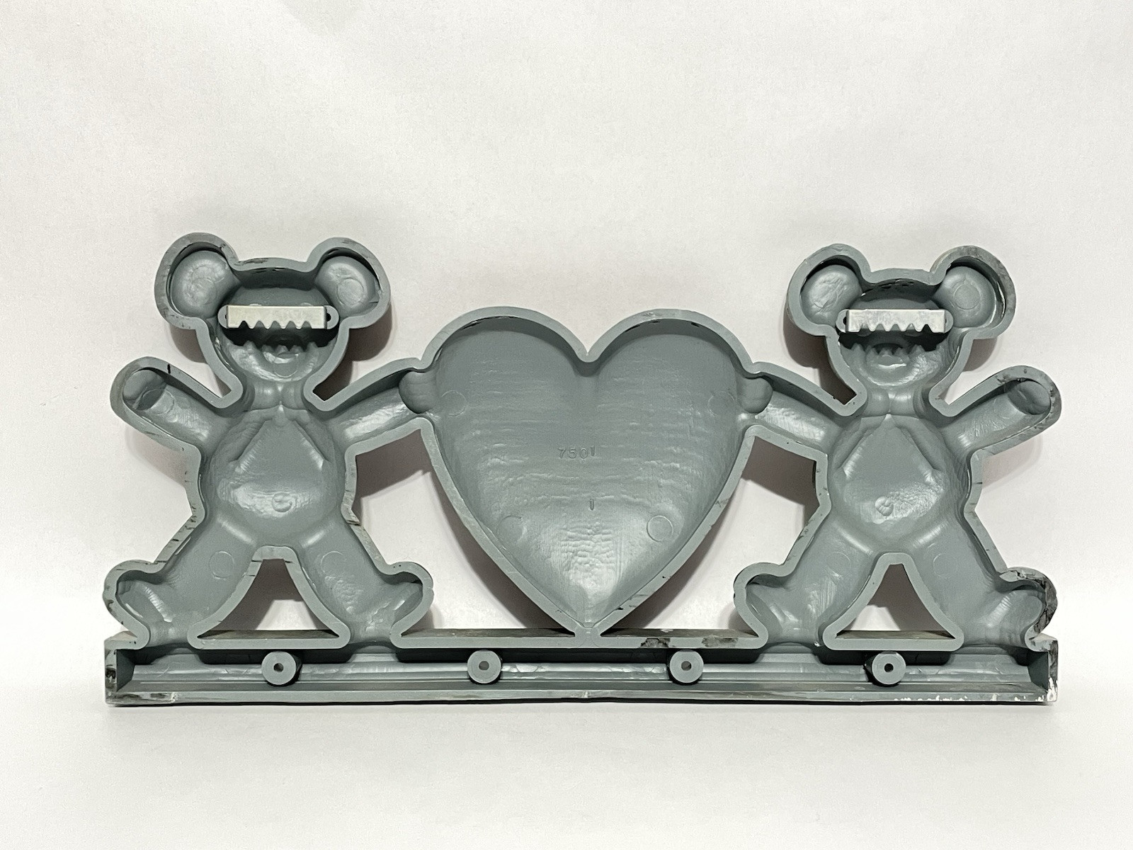 Vintage Teddy Bears With Heart Decor Hanging Wall, Child Nursery Room, Plastic