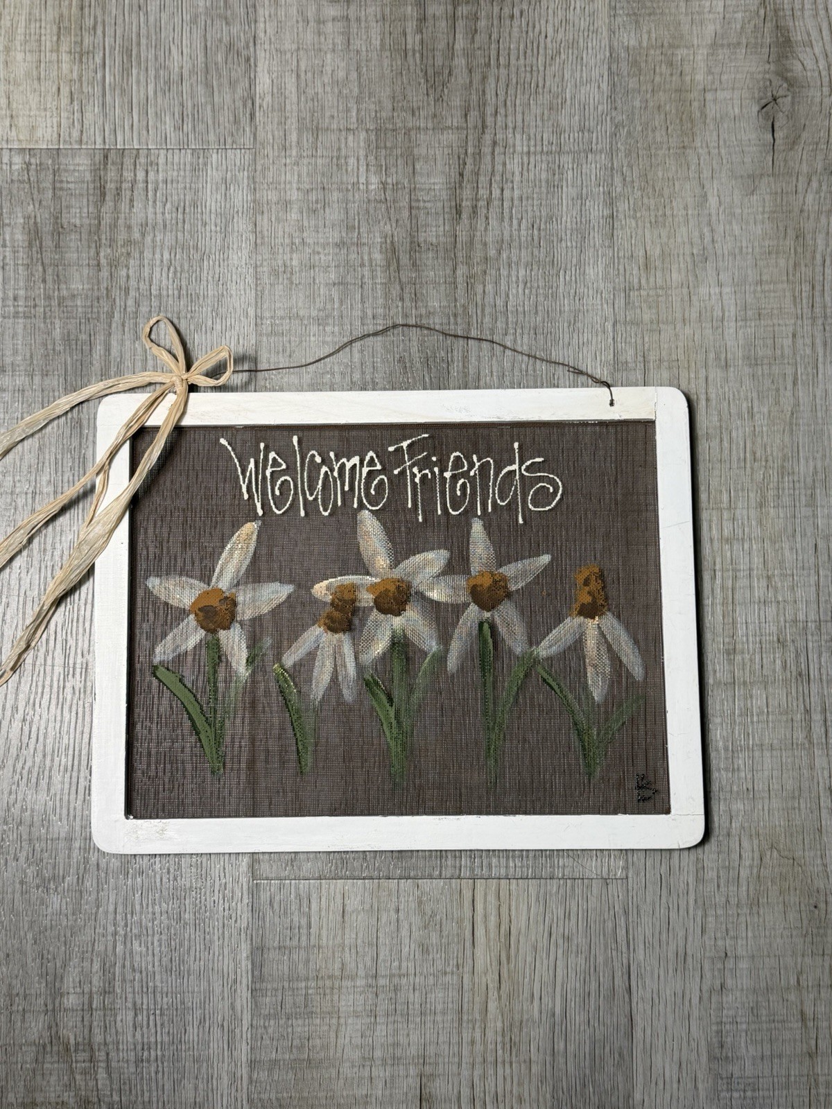 Welcome Friends, Daisy Wall Sign! Rustic Farmhouse Wall Decor 8 X 11