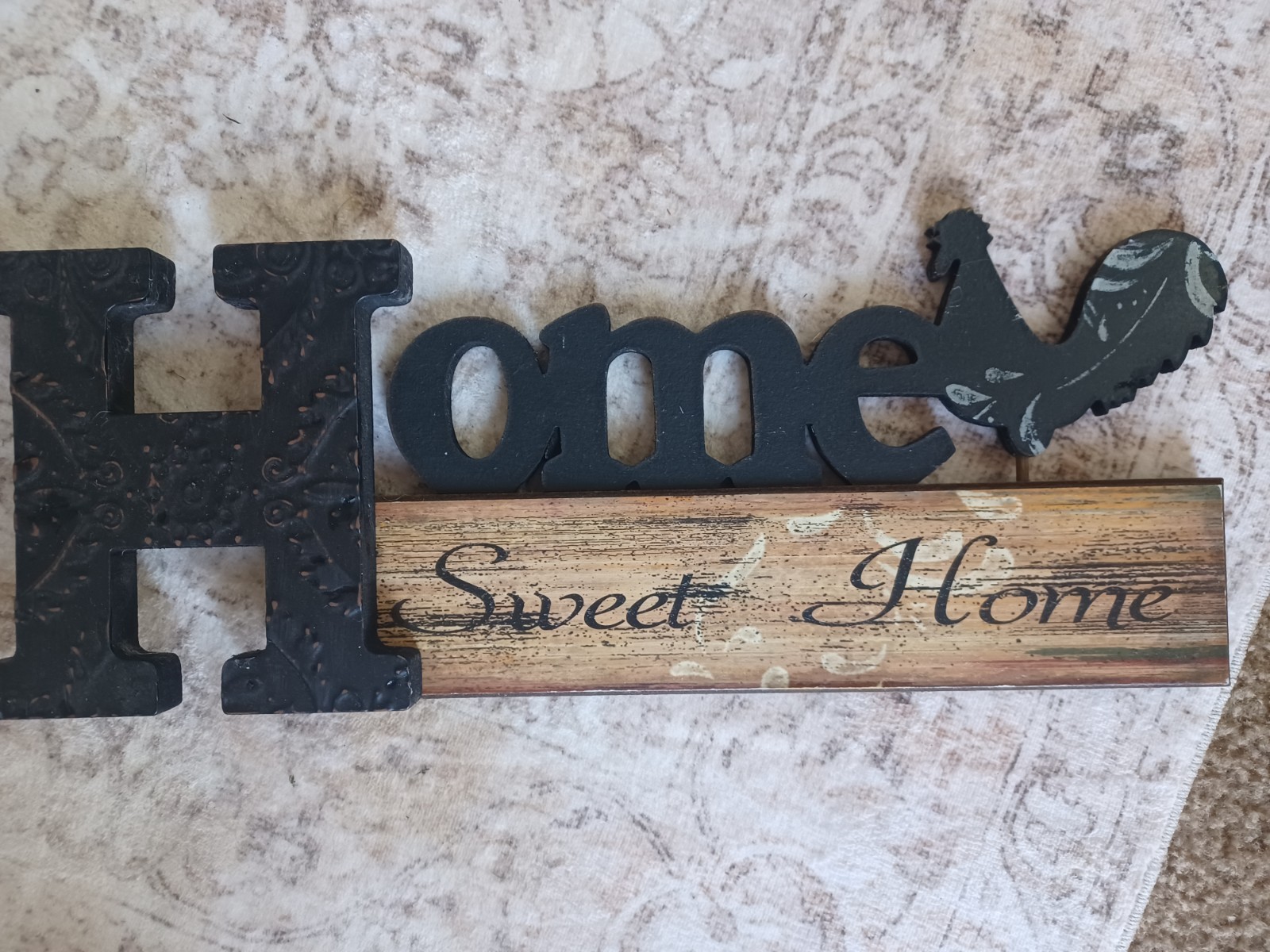 Rooster home sweet home wooden, black and light oak color sign