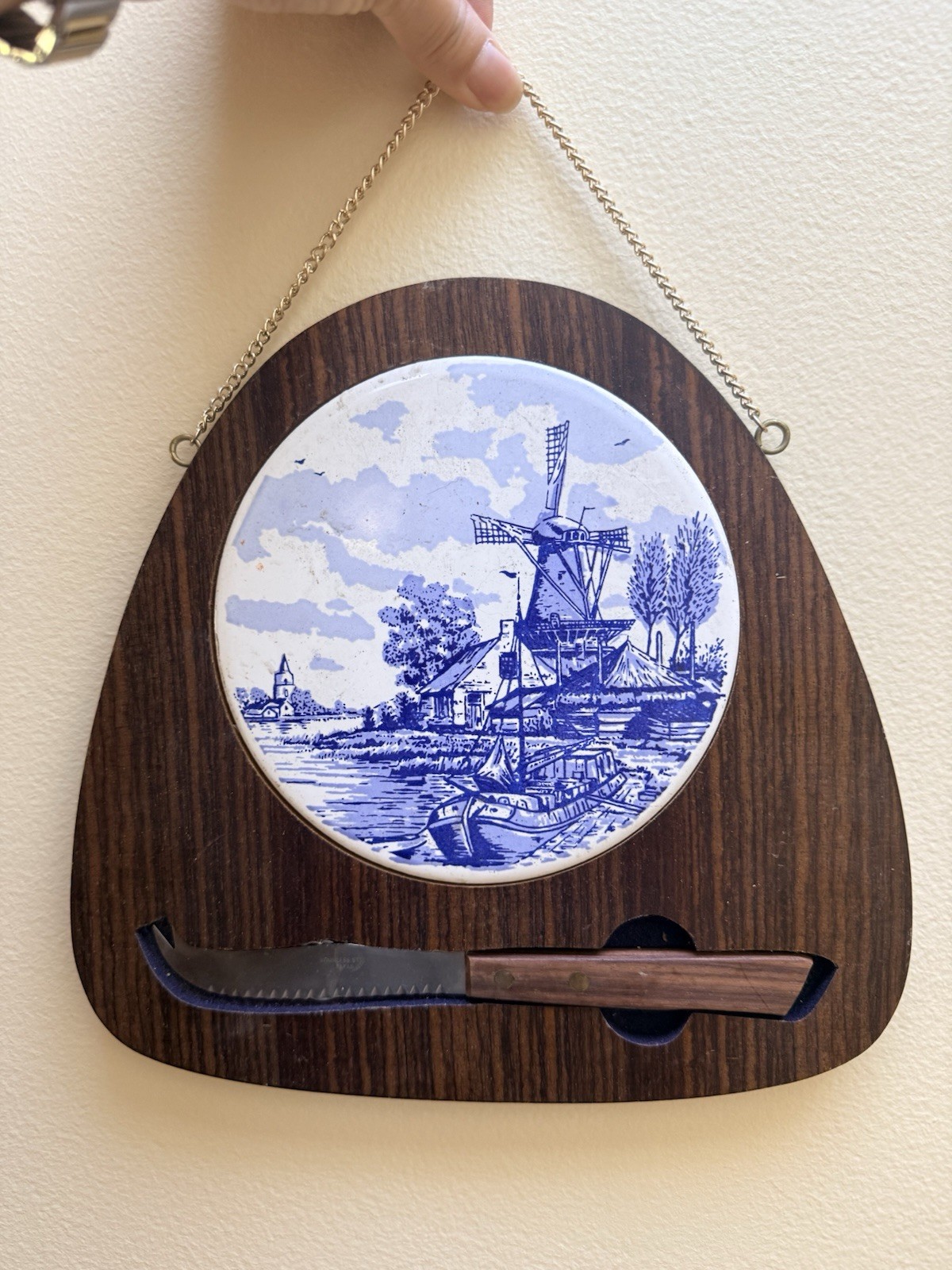 Wood Wall Plaque w/ Ceramic Tile Cheesey Delft Windmill, Hanging Chain + knife
