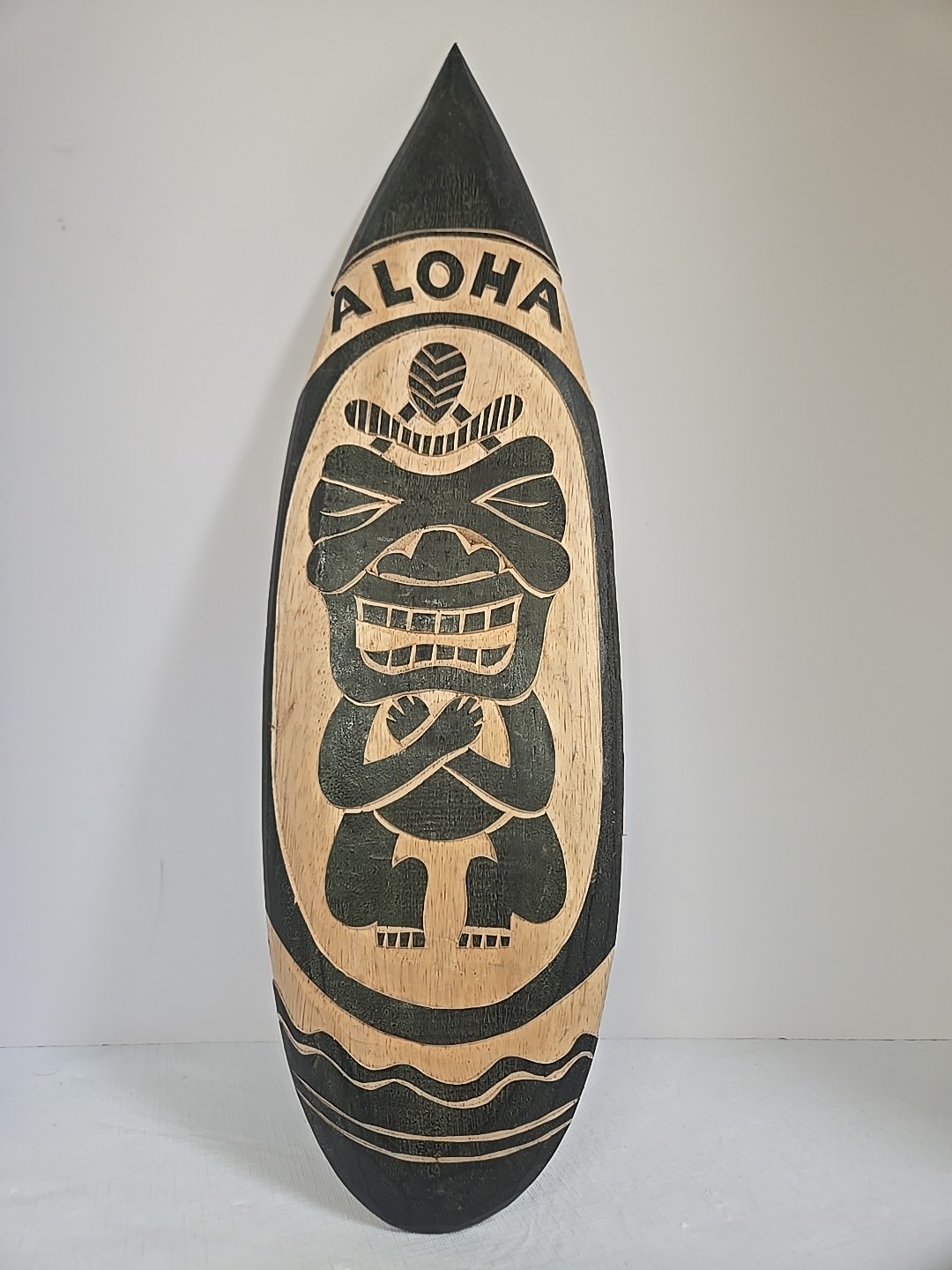 19″ Aloha Tiki Surfboard Wall Decor Wooden Hawaiian Bar Plaque Black Tan