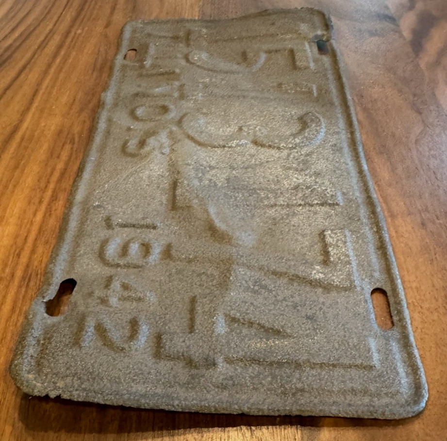 Vintage 1942 Illinois License Plate Rustic Industrial Americana Home Decor