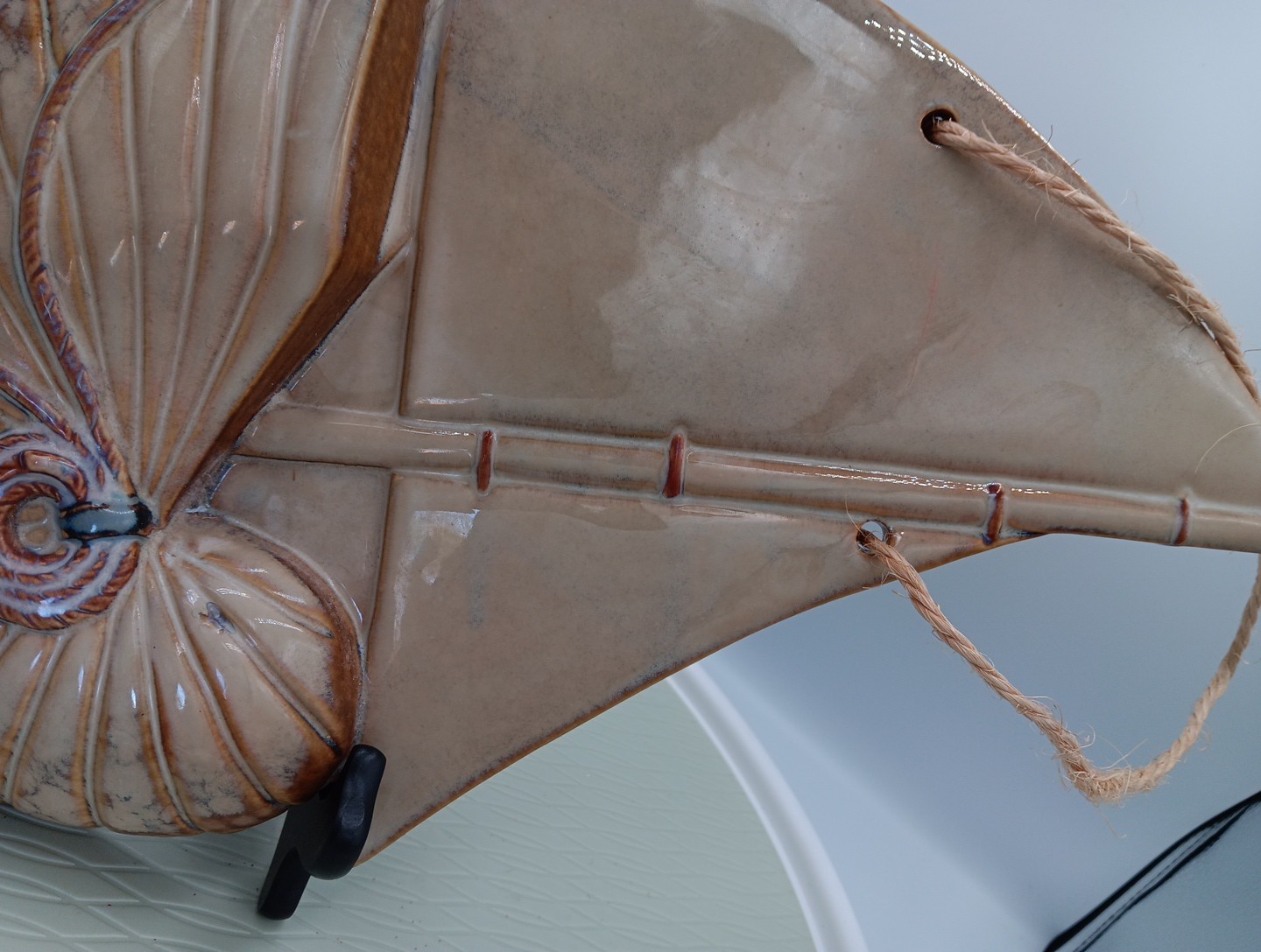 BEIGE/Brown Glaze Ceramic NAUTILUS Sea Shell SAILBOAT Ship WALL PLAQUE 15½”