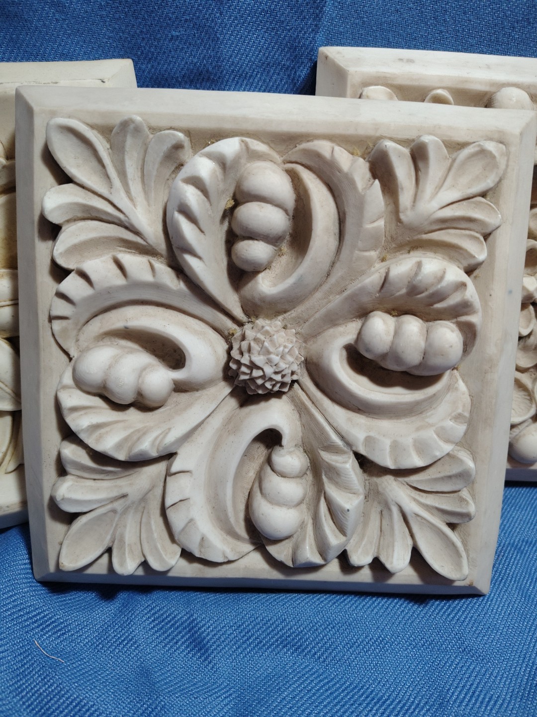 4 Pc Hen Feathers Plaster Wall Plaque 7 In
