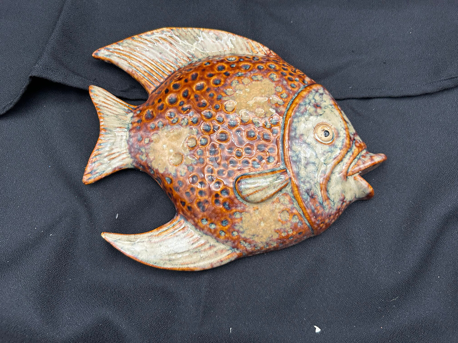 3 Lg Ceramic Fish Plaques Made In China W/BL,BK&BR glaze￼