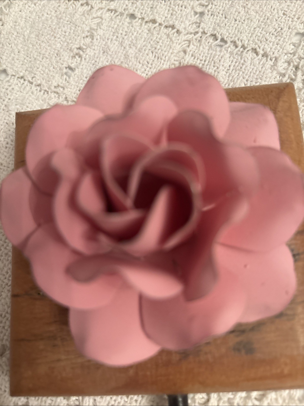 Rustic Pink Metal Flower On A Wooden Base Hook Wall Hanging Decor 3.5 x 3.5 Inch