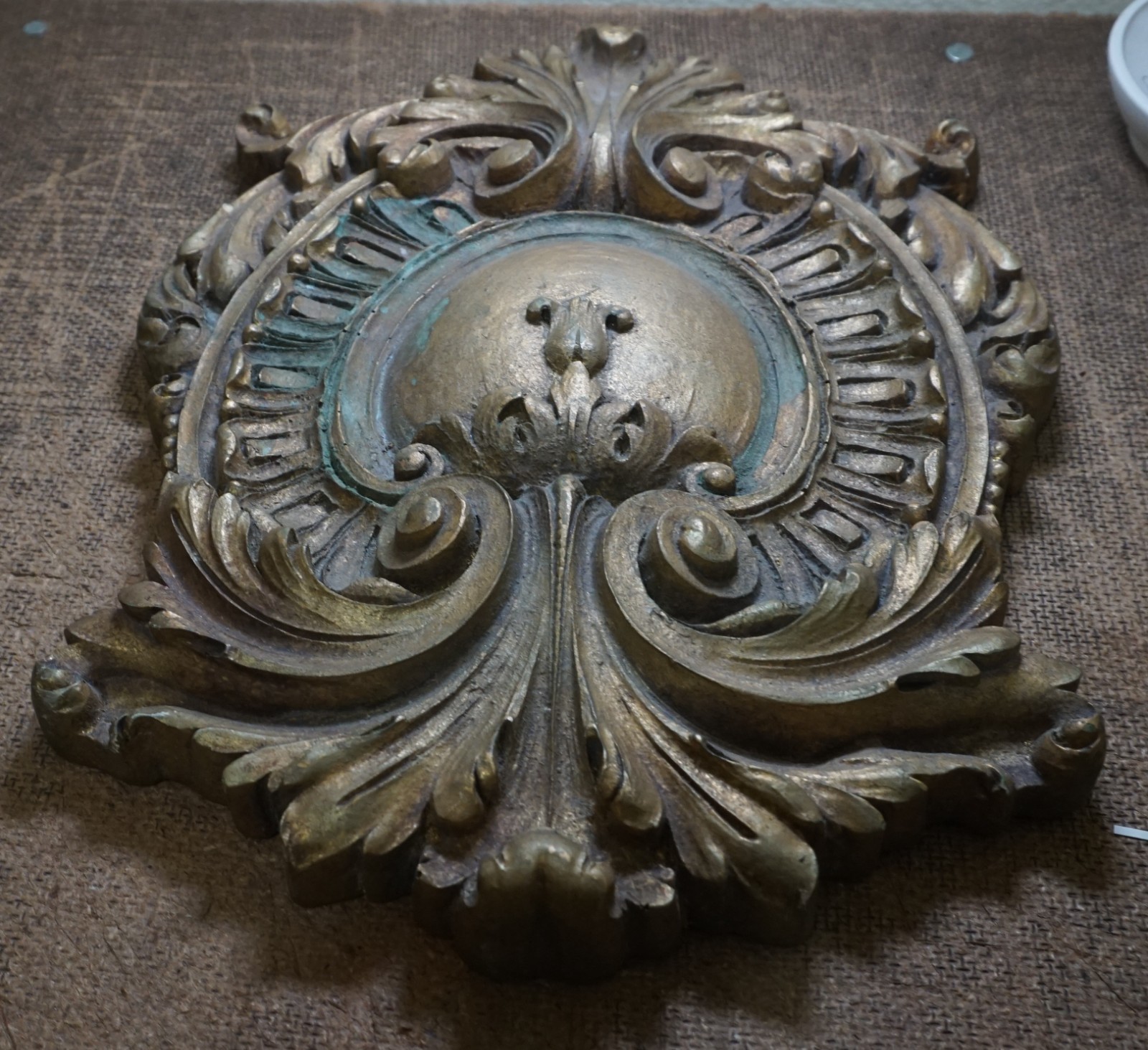 vintage ITALIAN Gold finish composite/resin MOLDED ORNATE CARTOUCHE WALL PLAQUE
