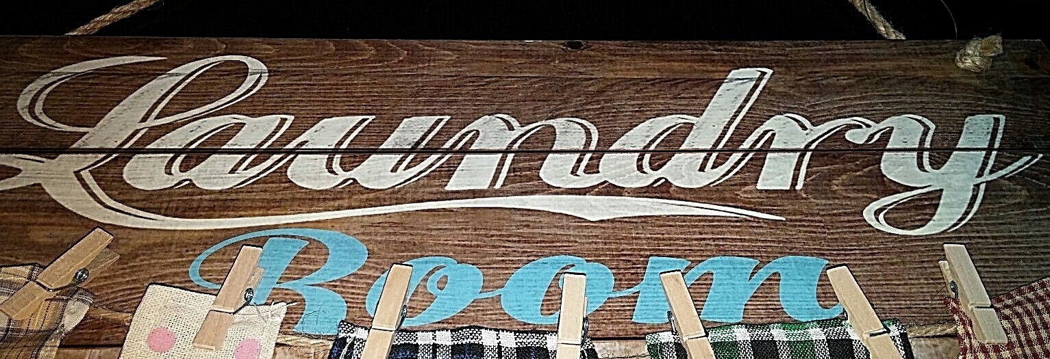 BIG WooD LAUNDRY ROOM Sign ReaL CLoTHeS HaNGiNG CLoTHeSPiNS on TWINE CLoTHeSLiNe