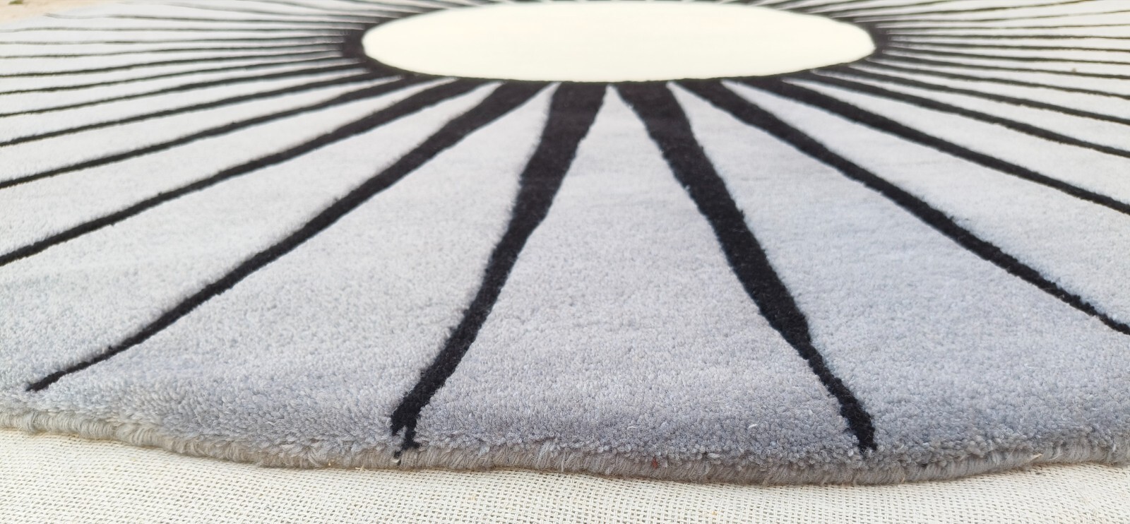 Sun Round Shape Rugs 3×3 Ft Handmade 100% Woolen Hand Tufted For Home Decoration