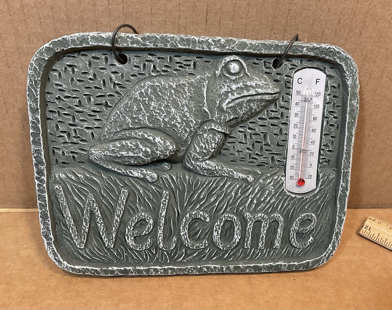 Frog Welcome Sign With Thermometer Heavy Resin Plate 8×6