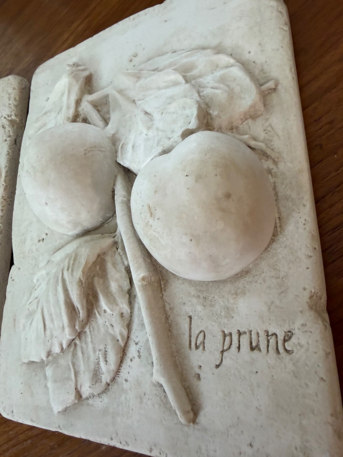 French Country Raised Plaster wall Plaques Pears & La Prune Provençal VTG ‘97