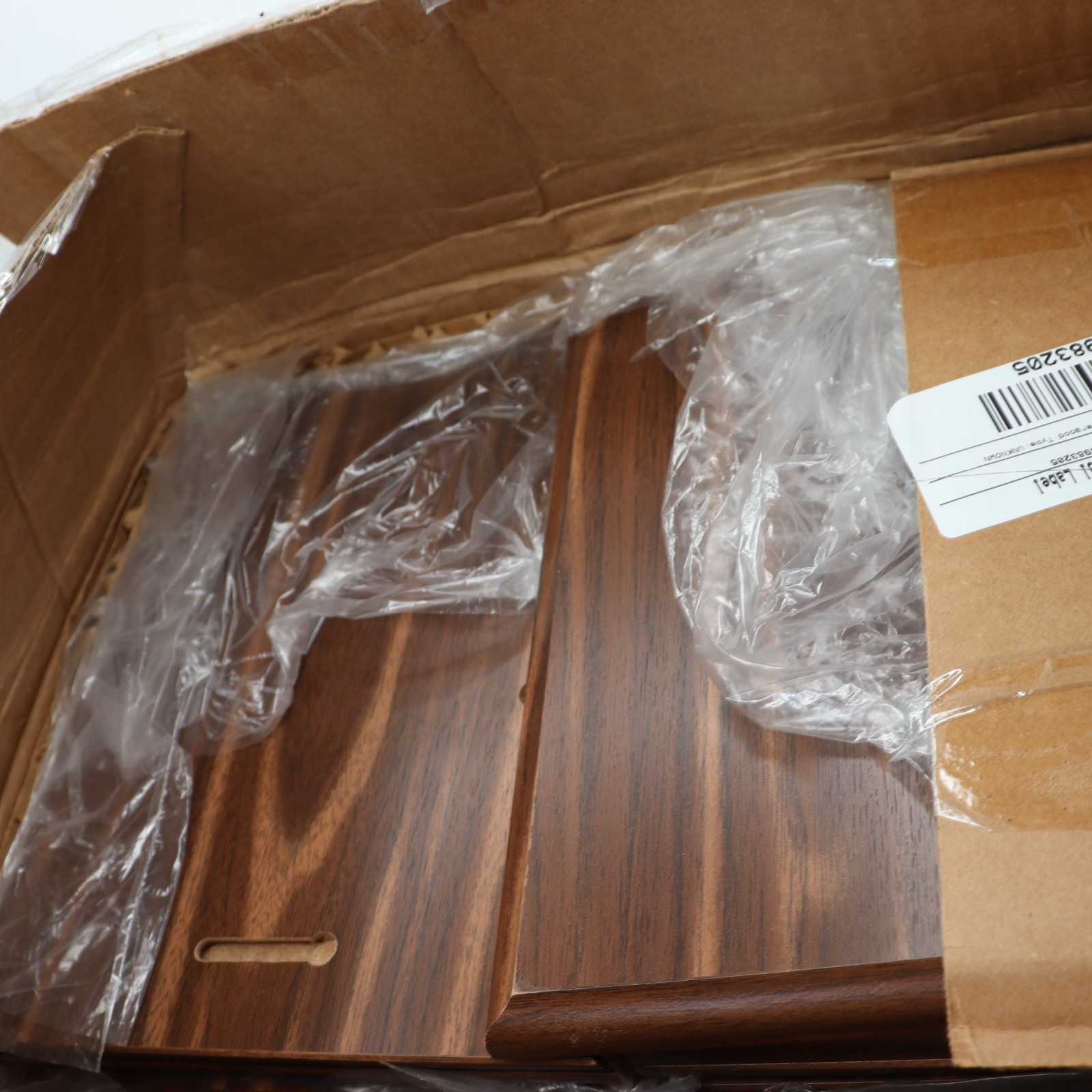 (24-Pk) Plaque With Cove Edge Walnut Finish 8″ x 10″ WFC810