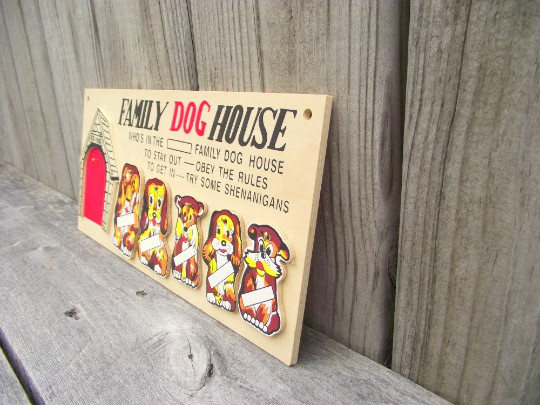 Vintage Family DOG HOUSE 1962 PLAQUE Retro Wooden / Wood Wall Hanger Sign NOS
