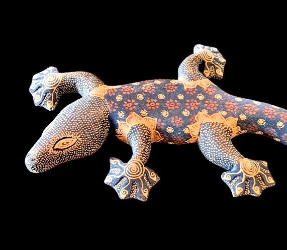 Vintage Handmade Balinese Albizia Wood Gecko Figurine Wall Art, Dot Painting