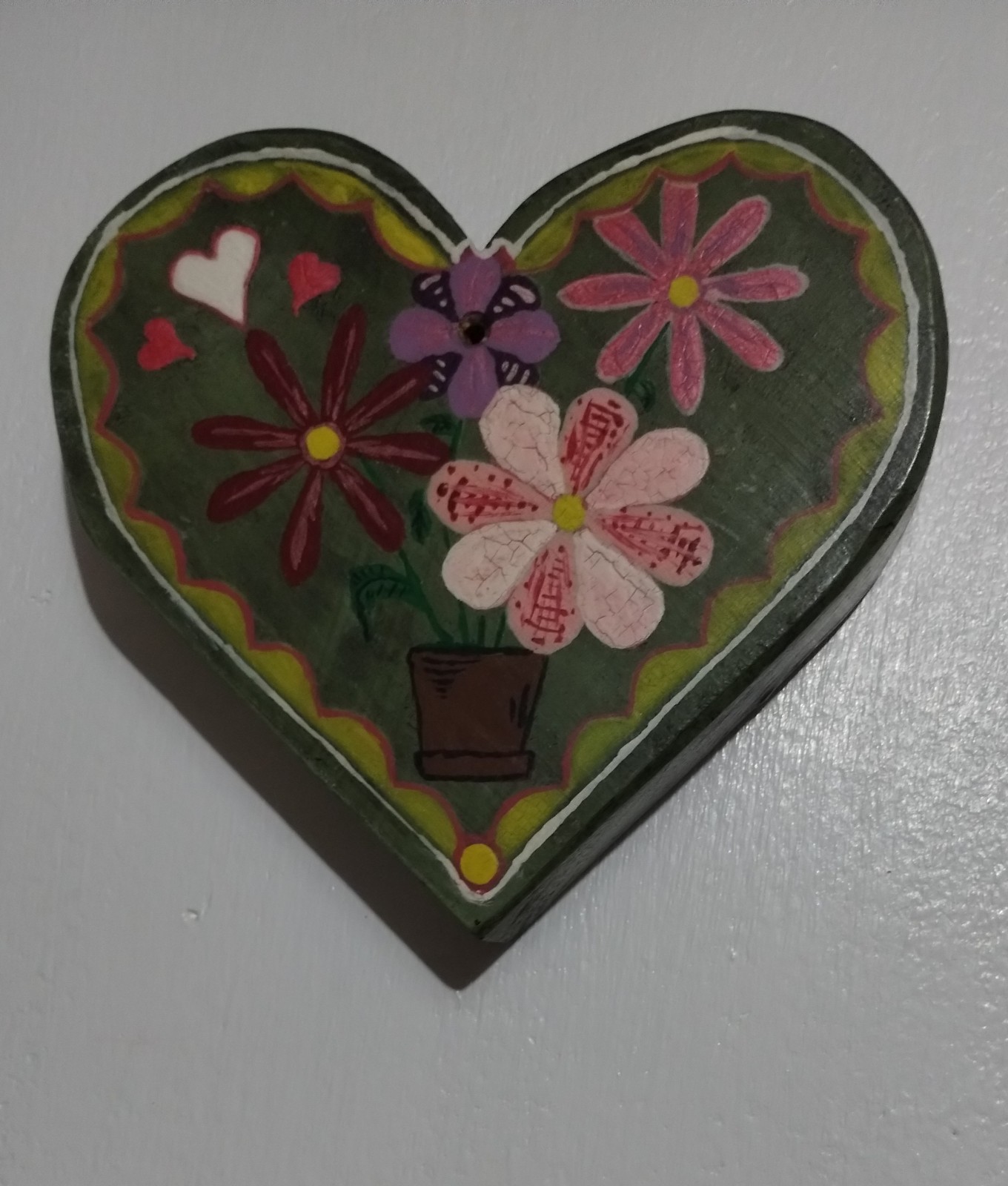 BOHO CHIC WALL ART – WOODEN HAND PAINTED HEART 7″