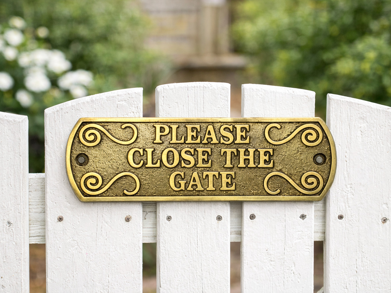Cast Iron Please Close The Gate Sign Antique Brass Finish 6″x2″