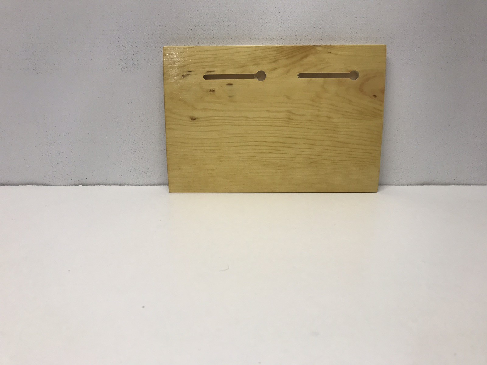 5.5″ x 8″ custom made wood ” It’s 5:00 Somewhere ” sign. Makes great gifts.