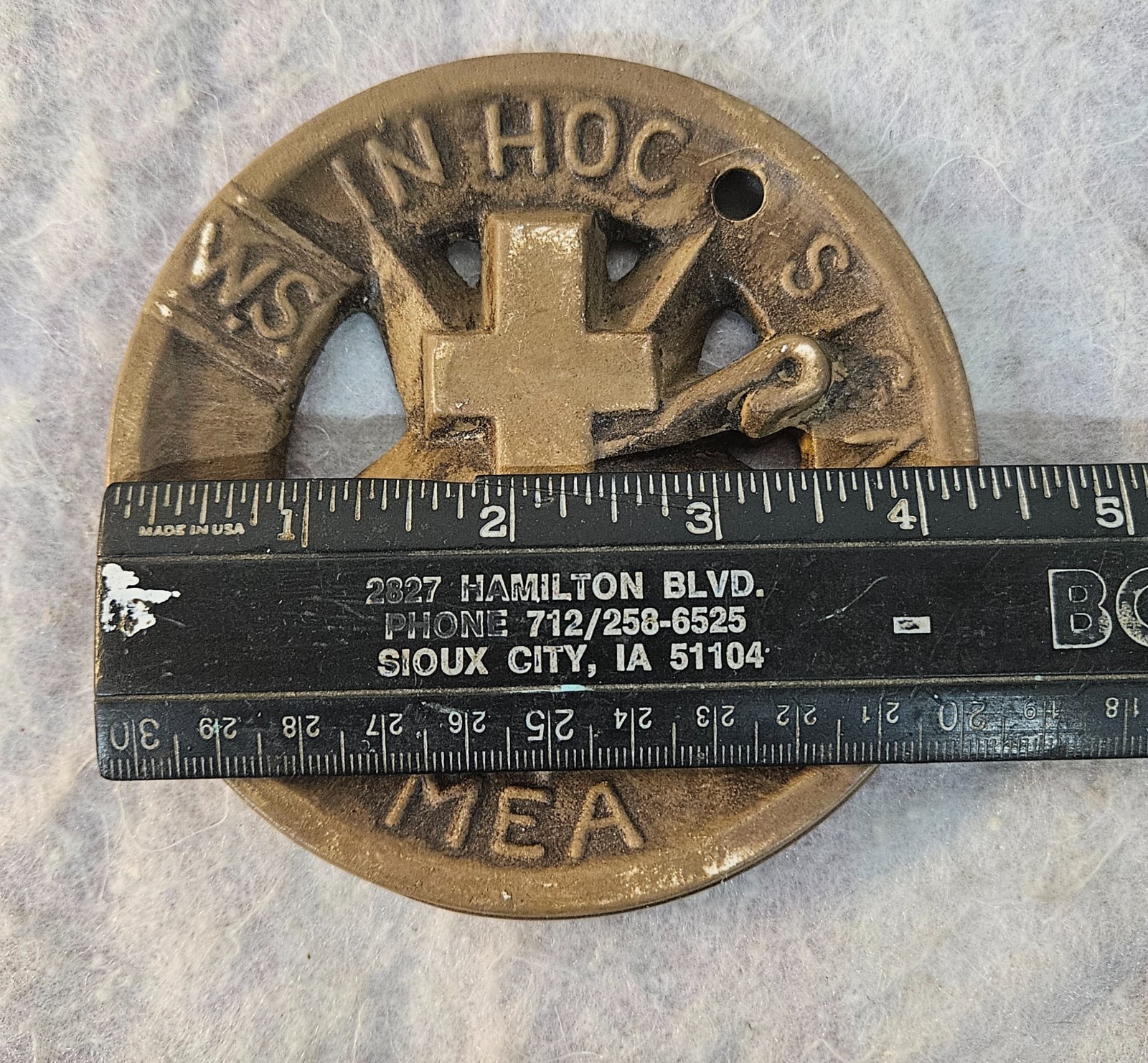 Vintage 4.5″ Ceramic TEMPLE TREASURES Decoration “In Hoc Signo Spes Mea”