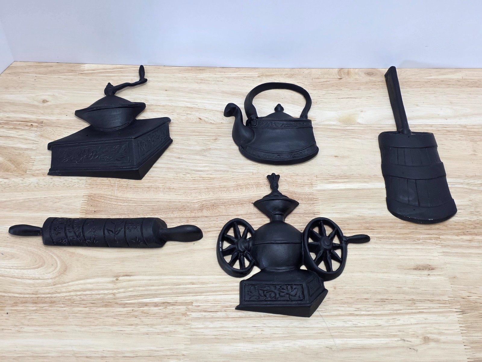 Set of 5 Vintage Midwest Black Cast Aluminum Metal Kitchen Wall Hangings
