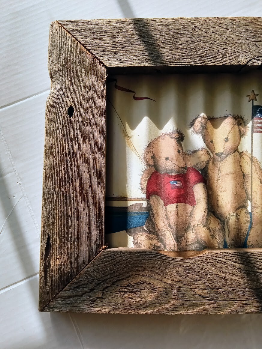 Wavy Metal Wall Art 3D Americana Country Teddy Bears Children’s Room Wood Frame