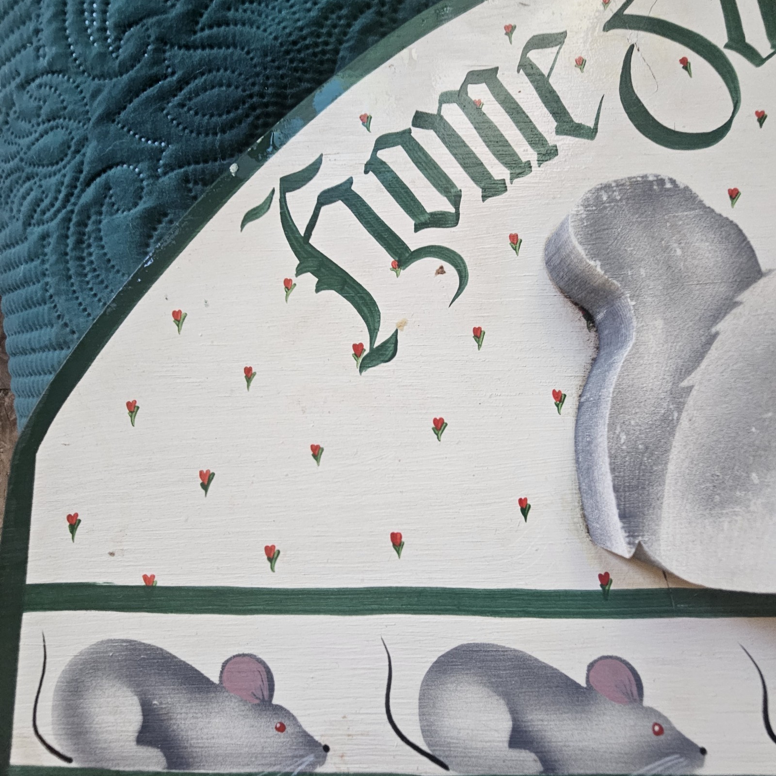 Vintage Farmhouse Wooden Arch Wall Hanging “Home Sweet Home” Cats & Mice