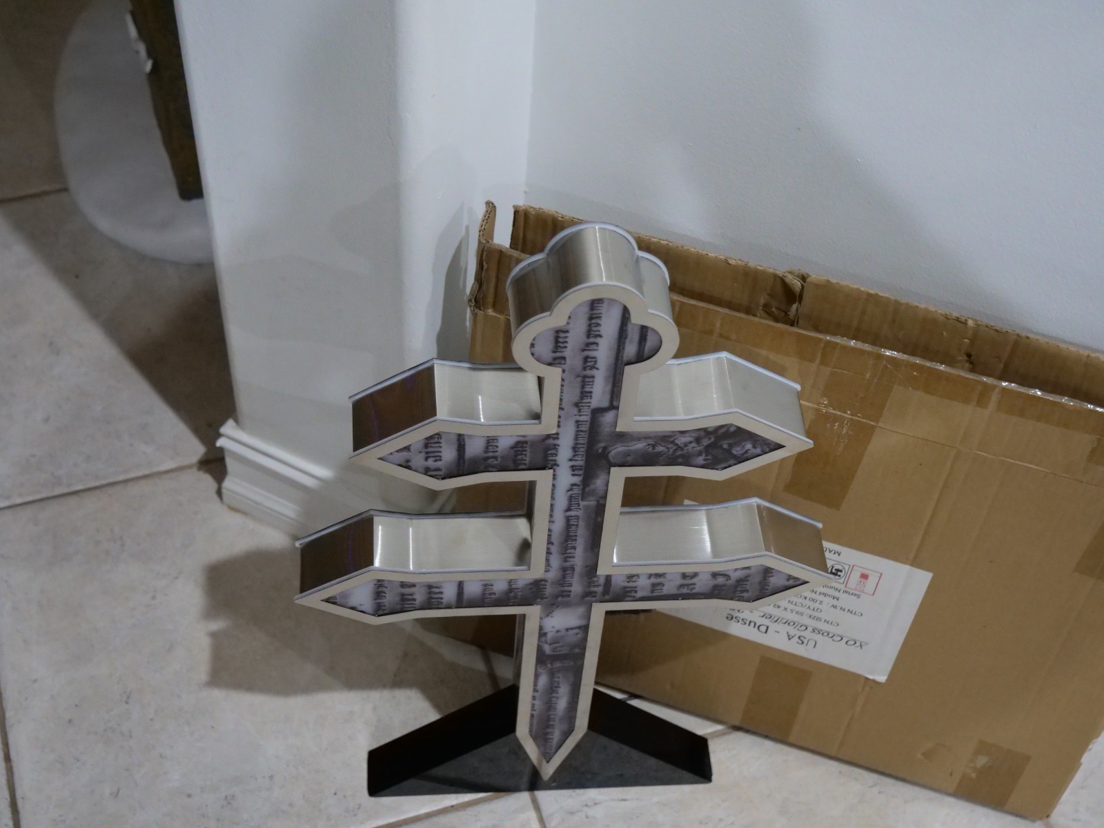 D’USSE Cognac Led Cross Lighted Free Standing Cross JayZ Bar Party Man Cave Sign