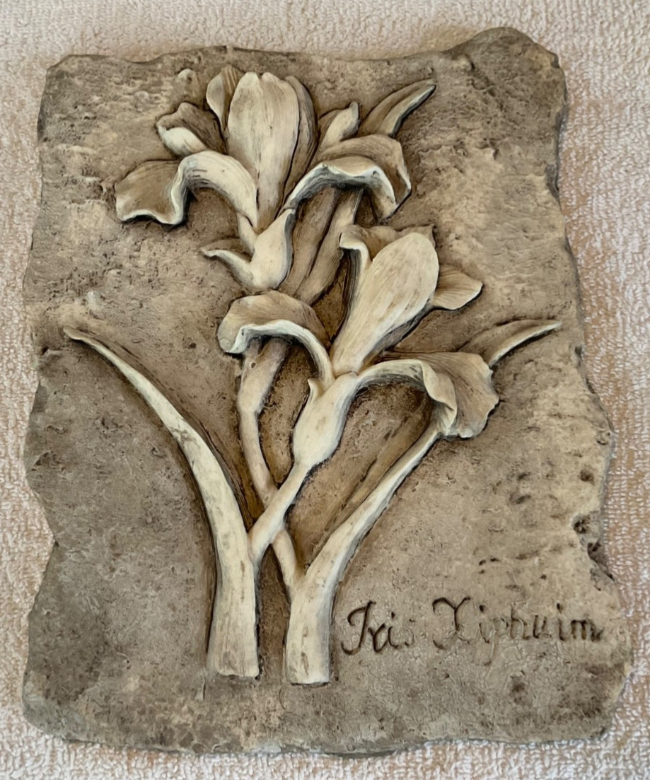 Iris Xiphuim Floral Relief 2D Gray Stone Look Resin Plaque Indoor/Outdoor