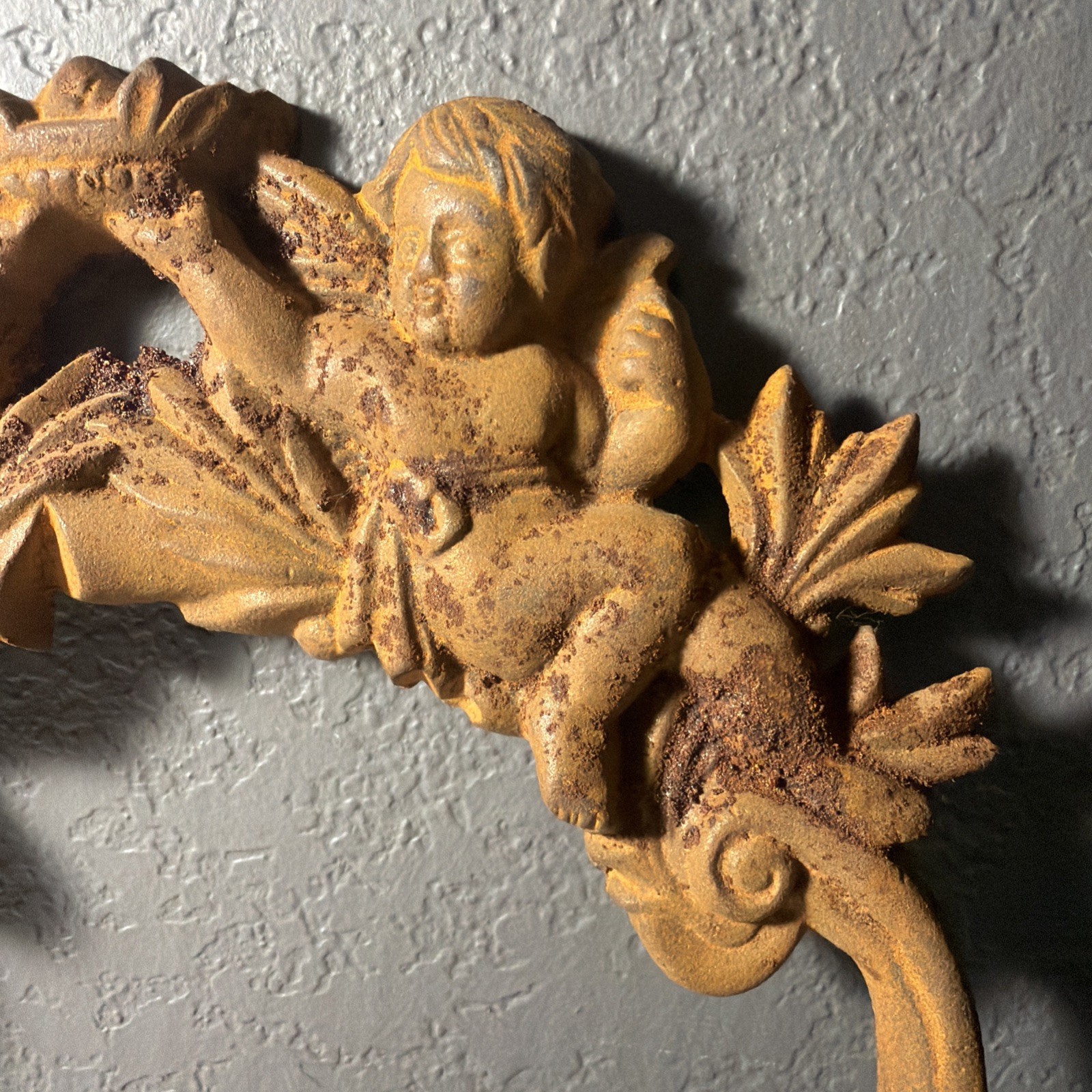 Vintage Victorian Style Rustic Cast Iron Cherub Angel Wreath Wall Plaque Decor
