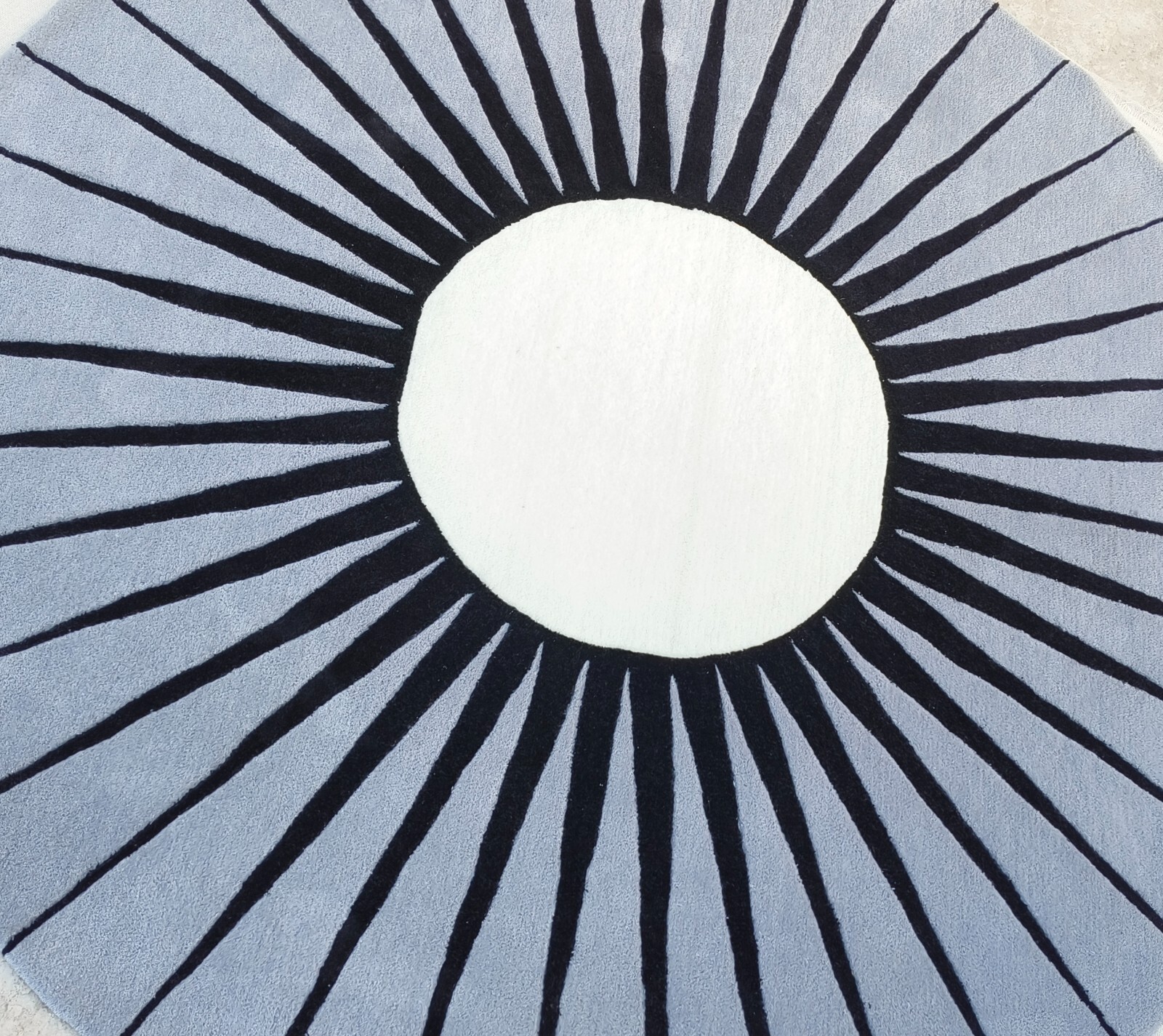 Sun Round Shape Rugs 3×3 Ft Handmade 100% Woolen Hand Tufted For Home Decoration