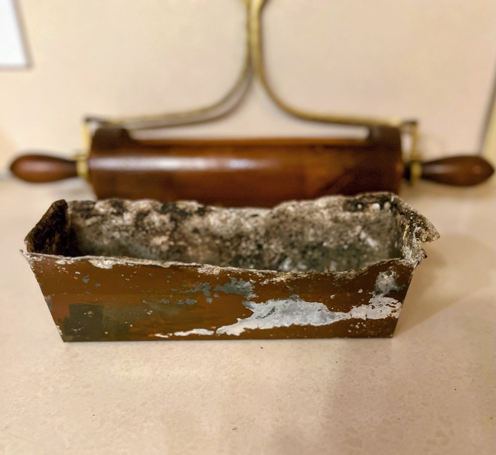 Vintage Wall-Mounted Rolling Pin Holder Wood & Brass Rustic Kitchen Decor Frmhs