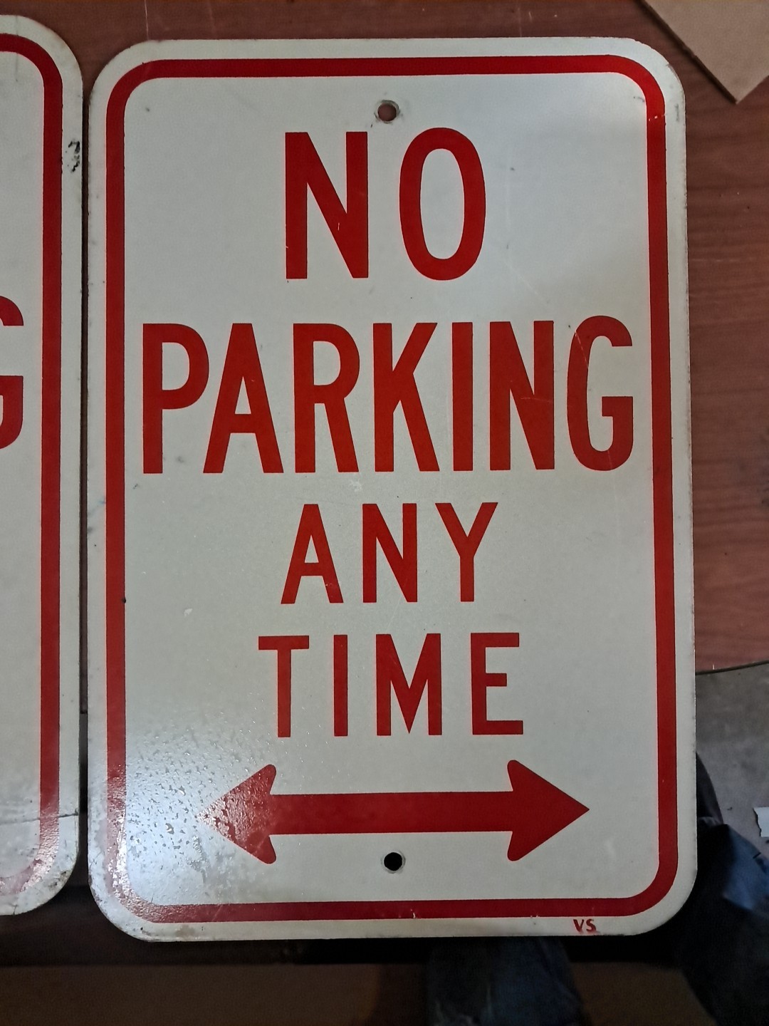 (2) GENUINE No Parking Any Time Sign Arrows Weatherproof Aluminum 18″x12″ Surplu