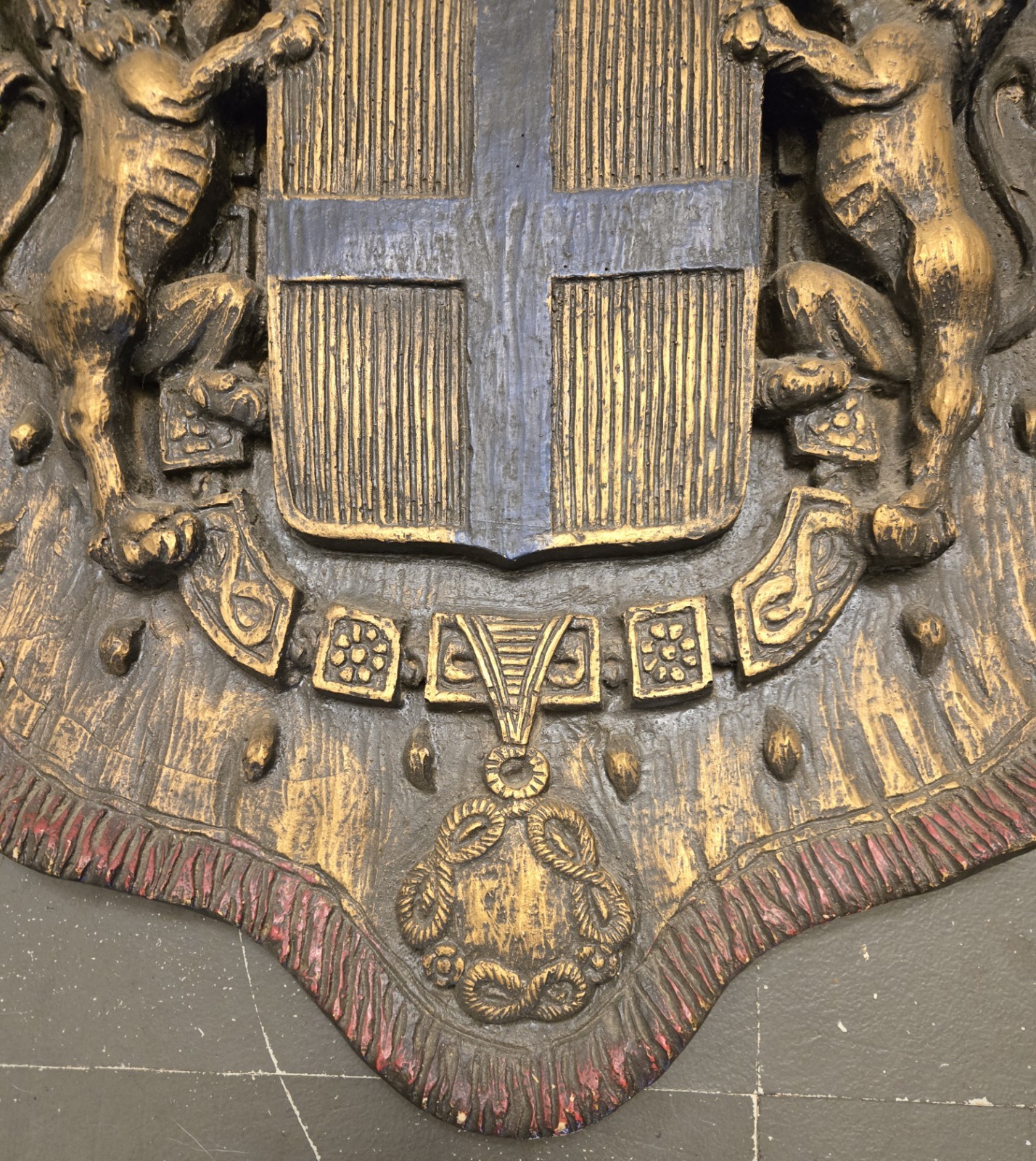 Vintage 31″ Wall Plaque S.A.R Prince Amedeo Heraldic Crest W/lions