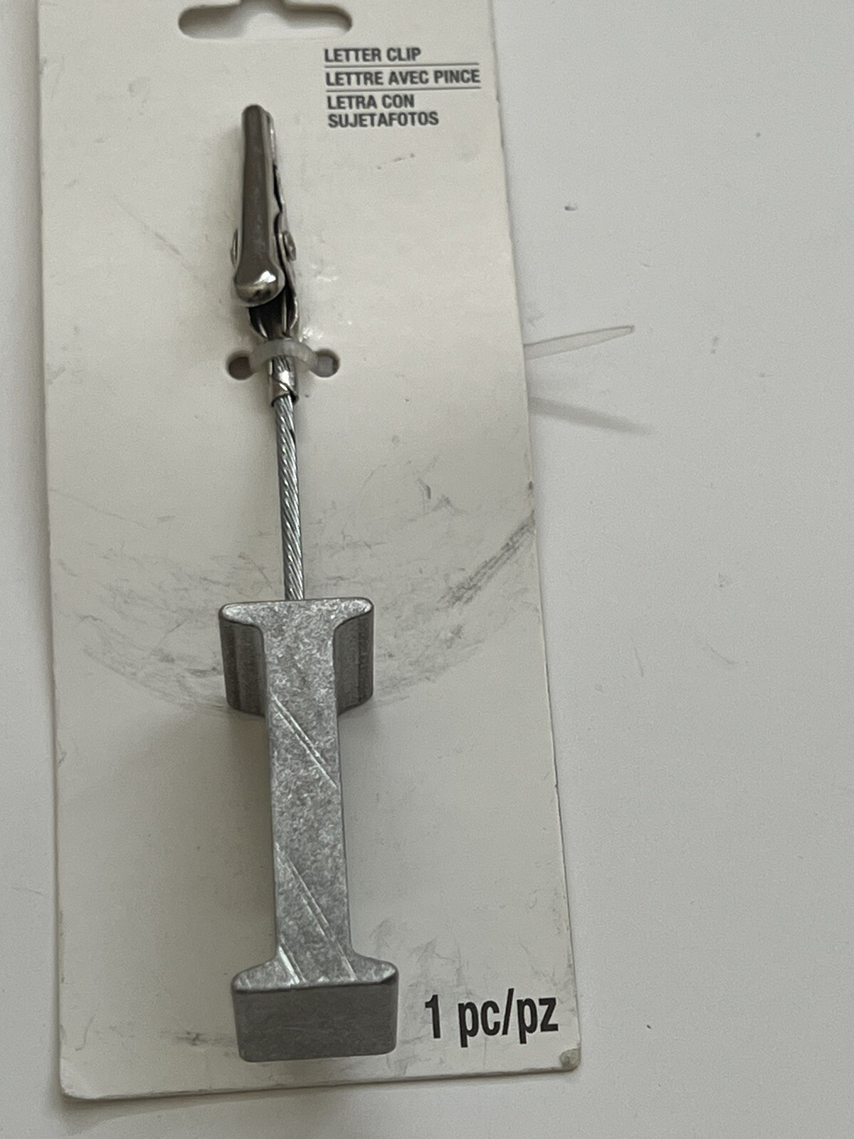 studio decor letter i clip