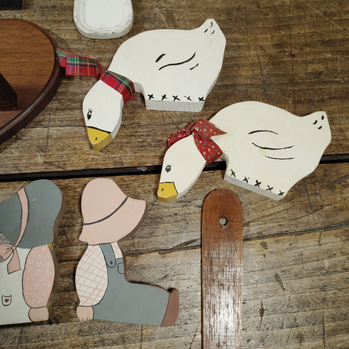 Vintage Country Folk Art Wooden Cutout Lot Geese Hearts Welcome Kitchen Rooster
